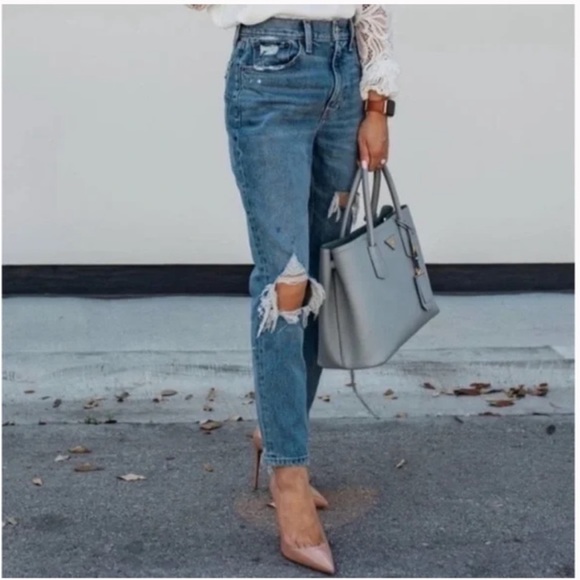 Abercrombie & Fitch Denim - Abercrombie & Fitch The Mom High Rise Jeans Size 28/6 R